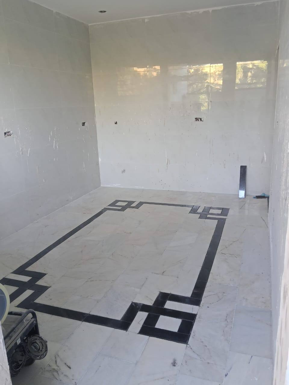 السلام عليكم كادر مصري لانواع التطبيق البورسلين والسيراميك والكاسي والمرمر والجدران بارضيه وبيات درد شغل درجه اولى اسعار مناسبه للجميع متفرع التواصل على الواتس ***********
