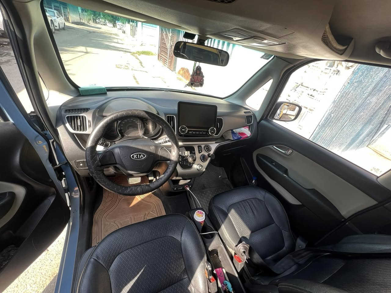 سلام عليكم. كيا راي ٢٠١٦ 
محرك 3 سلندر. سياره جديده بمعنى كلمة 
وارد كوري بيها تخم تاير جديد 
رقم انكليزي واسط. باسمي تحويل  بكل مكان 
بيها نقوصات بسيطة كلش 
مكاني شارع فلسطين سعر ٧٠ وبيها مجال 
***********
