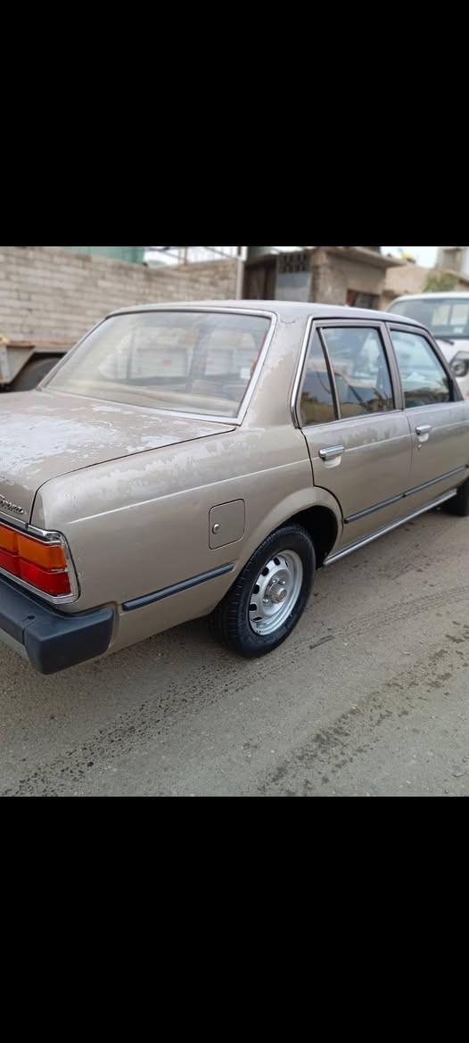 سلام عليكم من رخصة الادمن للبيع كرونة موديل 82 بلادية رقم نينوى مشروع وطني شرط  التحويل السعر 52 ورقة ت***********
