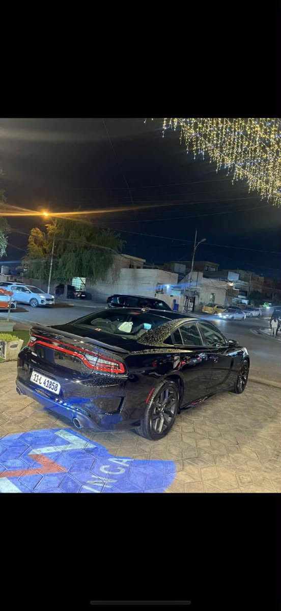 السلام عليكم للبيع جارجر موديل 2022 هيمي مكينة 5700 ستوك السيارة ع وضع الشركة حتى حجر البيئة مالتها البلادي رقم بغداد بأسمي  ماشية 40 الف حادث السيارة كلش خفيف وصور الحادث موجودة بل منشور السعر 280 ورقة وبيها مجال للاتصال ***********
