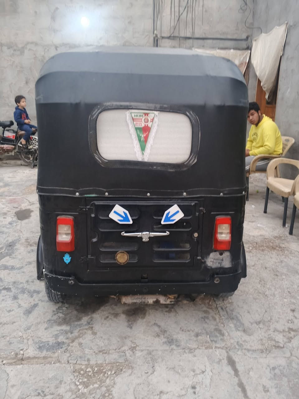 سلام عليكم تكتك موديل 15وراق صوليه باسمي محرك18تكتك جاهزة برغي ما عايزه كبل لشارع مصبوغه عام جماليه تكتك تراي زيرو سعر 3ونص وبيهة مجال مكاني كربلاء المقدسة رقم*********** شراي يخابر بي خير ويدللل
