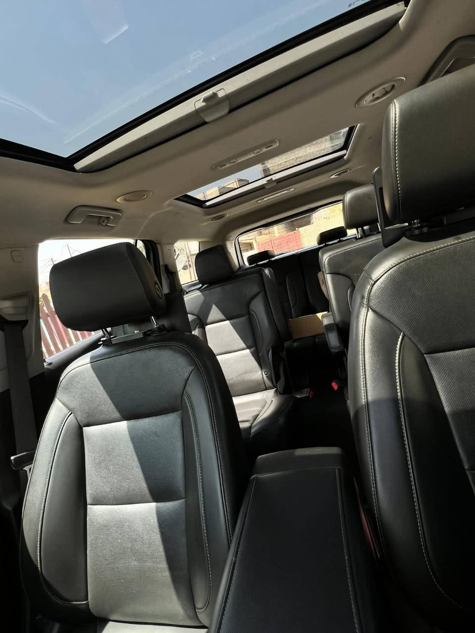 سلام عليكم لبيع فقط جمسي اكاديا موديل (23) فول موصفات (في آي بي ) مانع تصادم تحديد مسار تدفئه تبريد مركزي (3) قطع منفصل (7) راكب شاشه كار بلي (4) سلندر تيربو صندوق كهربائي سماعات (Bose) كشن منفصل فور ويل  (4) انضمه قياده دبل فتحه 
رقم بغداد باسمي وبعد بيهه موصفات مفوله 
السياره حلوه ومناقصهه اي شي /بكاني بغداد الراشديه/قرب مطعم ضفاف دجله حادثهه /جاملغ وبنيد/وباب مصبوغه توحيد لون /***********
