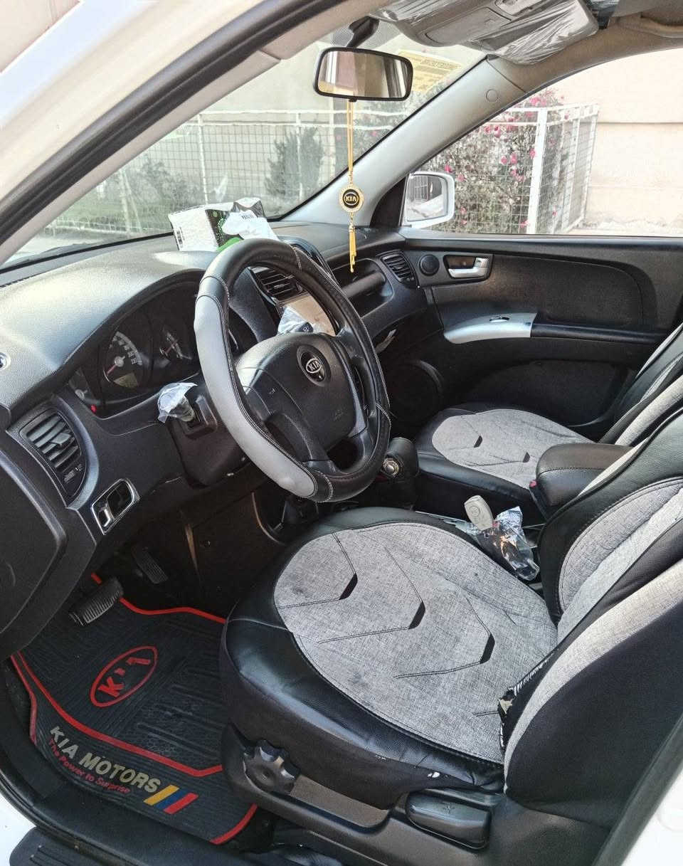 سبورتج 2010 كوري
بدون صبغ جاهزه محرك ٤ سلندر 
تبريد ثلج
***********
***********
