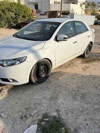 للبيع كيا سيراتو موديل 10 رقم أربيل دولي هزه جديده //// السعر 85   هات...