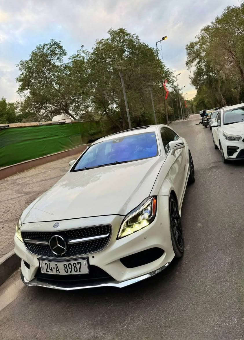 للبيع cls 2013 350 
خليجية وكاله كفاله عامه 
السياره فوول الفول 
لونهه ابيض صدفي 
كشنات كهرباء 
وخزن ميموري 
ومساج وتبريد كشنات 
قتحة سقف 
حساس امامي 
حساس خلفي 
جنطة كهرباء
ستيرن كهرباء 
 لايت متحرك ويه الستيرن 
شفتات ستيرن 
مري شفط 
 داخل ابيض 
ماشيه 176 الف 
السعر 215 
مكانهه بغداد نفق الشرطه 
للاستفسار ***********
