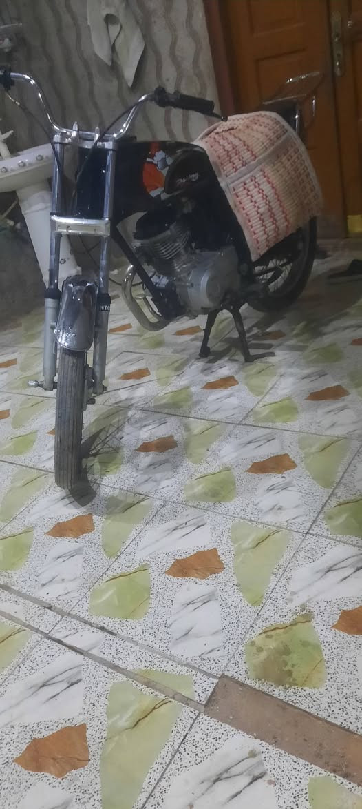 سلام عليكم شباب 
دراجه أربعه كير 
 اصولي     اصولي
مداور يم وكيل 
 محرك ناعم جديد 
تخم تايرات جدد 
 ماعايزه شي 
مكاني الننجف حي شرطه 
سعر 
خاص مفتوح


**إذا كنت صاحب هذا الإعلان وتريد حذفه لأي سبب، رجاءا أرسل رسالة إلى الدعم الفني**