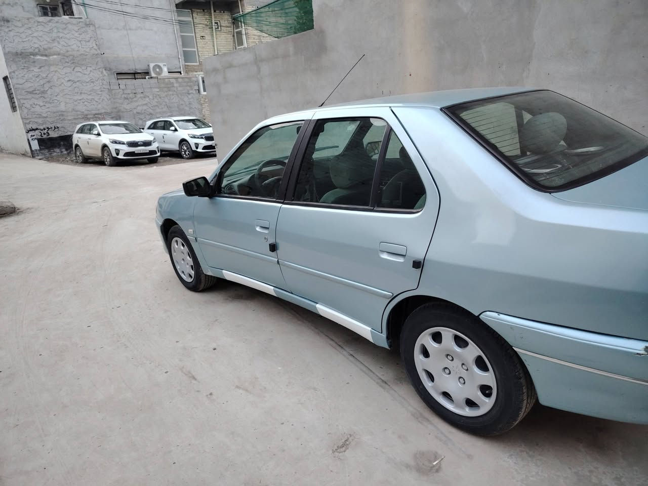 بيجو 306
2001
رقم بفداد دولي بسمي 
هزه جديده 
عليه ادامه من كلشي 
باتري صدر غرفة
بلكات كلهن جدد 
كهربائيات كله شغاله بدون اي جطل
سعره 48$ وبيه مجال 
العنوان ديالى بعقوبة
***********
