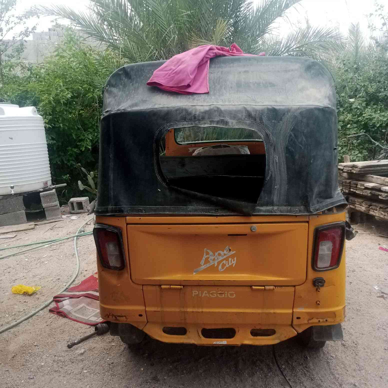 السلام عليكم تكتك بياجو موديل 21 كشر نضيف وحلو التكتك نقصهة عقل وكم شغلة والمحرك كايم التكتك ادوات سعرهة  مليون ونص وبيهة مجال بعد ***********
