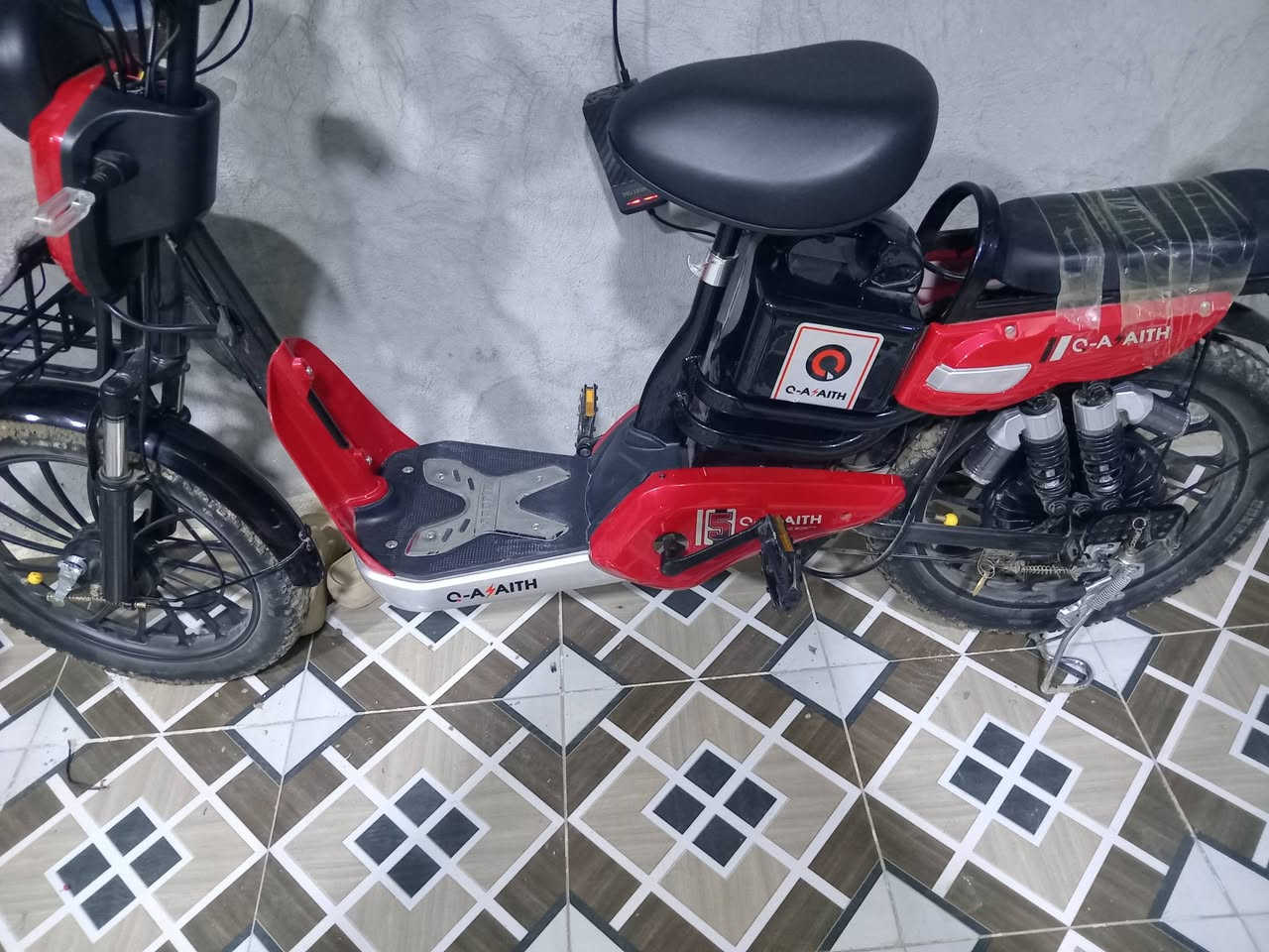 سلام عليكم دراجه شحن فول مواصفات شاشه تشغيل عن بعد موديل جديد 2023لايت لد عالي ٥بطاريات كفاله شاير شغالات السعر ب 500وبي مجال ليحب يواتصل وياي وشراي خادم رقم الهاتف ***********
