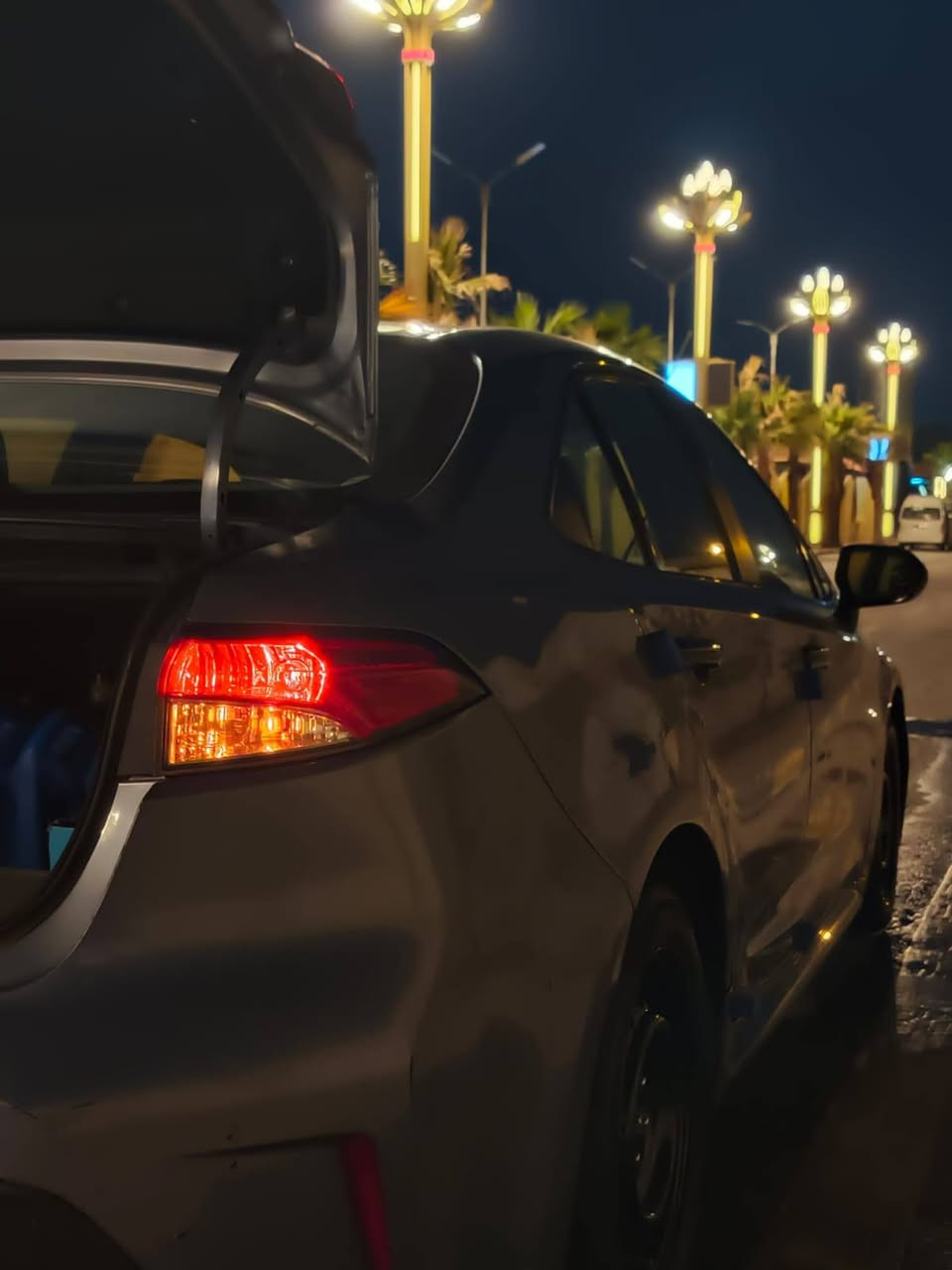 السلام عليكم  
سيارة للبيع نوع : تيوتا كورلا موديل 2020 وارد امريكي 
محركها 1800vvt
سيارة عظمته حلوه حادثها بين باب خلف الصدر والجاملخ الخلفي من امريكا وبيها كلير باب صدر  وبالعراق بس بارد بالجاملخ الخلفي. 
السياره ماشية 150 الف . هايدروليك الكير مبدله وضمان بيه 
وكاله مبدل وشرط على الفحص 
مواصفات السياره معروفه الكورلا اوتو هولد ومانع اصتطدام وكامره خلفيه وايكو مود . هند بريك بصمه مانع انزلاق وجليد وباقي مواصفات 
عليه سستم صوت للسماعات 
وياله لوك وتايرات جديده وبطاريه جديده بيها ضمان كذلك 
 
السعر 136 ورقه بيها مجال للشراي والجاد 

عنواني :- بغداد حي اور 
رقم الهاتف :- ***********
