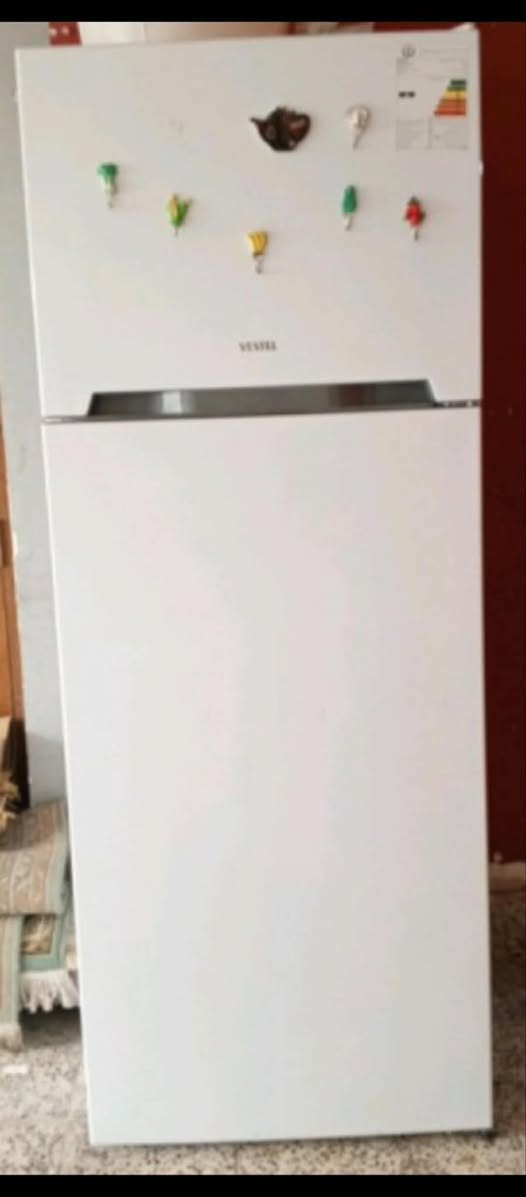 غراض منزليه للبيع اسعار بلاش
برميل وزواليي عدد 3 نضيفات ومبرده شغاله فول جديده

ثلاجه فستل حجم 18بعدها بالباكيت جديده وتنور نضيف مرتب 

وصوبه عدد2 

سعر خاص او واتساب ***********
