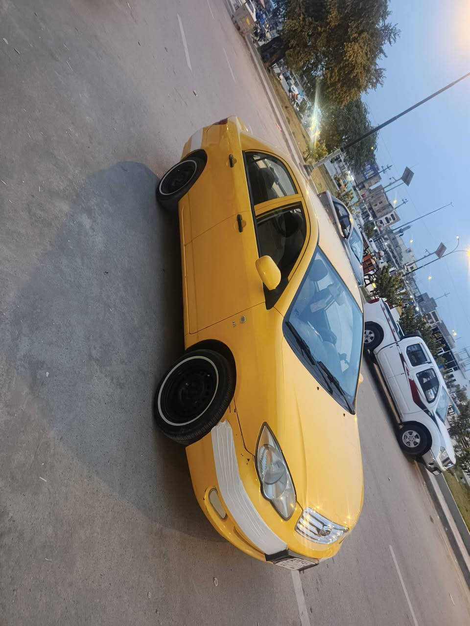 السلام عليكم متاح بيوايدي ٢٠١٩ سياره جديده ماشية ٩٠ 
سعرها ٧٠ وبيها مجال قليل العنوان ورديه خارج (الحله)      ***********   السياره طالعه ب سنه ٢٠٢١
