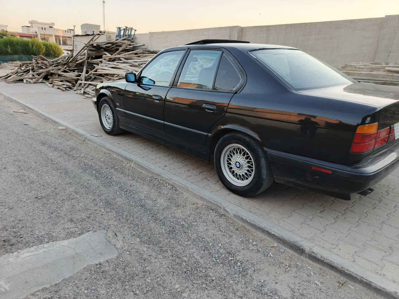 سعر بلاش بي ام حجم 525 كير عادي رقم كركوك مشروع وطني شرط الوكاله والتحويل تبريد ثلج بدون ضرر بدون تبديل فقط صبغ جماليه سقف سلايد جام كهربائي سعر 43 ورقه اني مكلف بالنشر هذا رقمي*********** مكان سيارة كركوك❄

