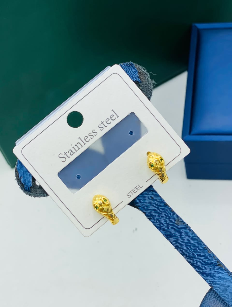 تراجي حلق ✨
اختاري لمستك الخاصة مع أجمل موديلات التراجي 💛
أناقة ناعمة أو فخامة ملفتة… كلها متوفرة 👌
💎 موديلات ترند:
• حلق ناعم يومي ✨
• حلق دائري (هوب) 🔥
• حلق بزركون لامع 💎
• حلق طويل للسهرات 👑
• حلق أشكال ناعمة (قلب / نجمة) 💫
✔️ خفيفة ومريحة باللبس
✔️ تناسب كل الإطلالات
✔️ ترند وبأسعار حلوة
📩 للحجز راسل الصفحة
🚚 توصيل لكل المحافظات
#تراجي #حلق #اكسسوارات #ترند #اكسبلور


**إذا كنت صاحب هذا الإعلان وتريد حذفه لأي سبب، رجاءا أرسل رسالة إلى الدعم الفني**