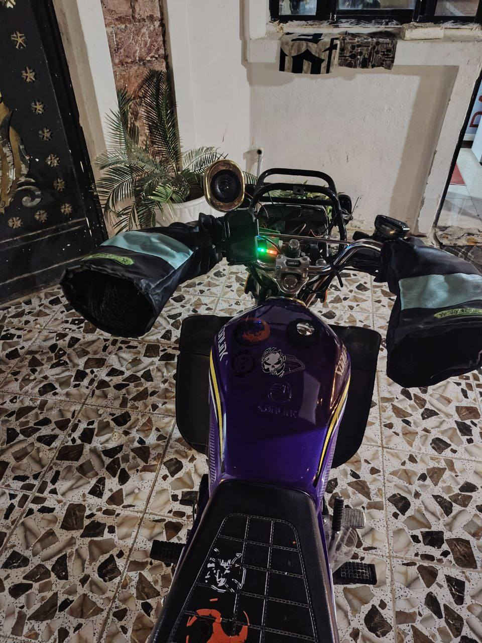 سلام عليكم سيفان سونك البيع كهربايات كله شغال وضع شركه نقص شاشه وقاعده مال لايت شويه مكسور بيه منفيس بصمات اثنين عنوان تكريت متواجد خاص واتساب ***********
