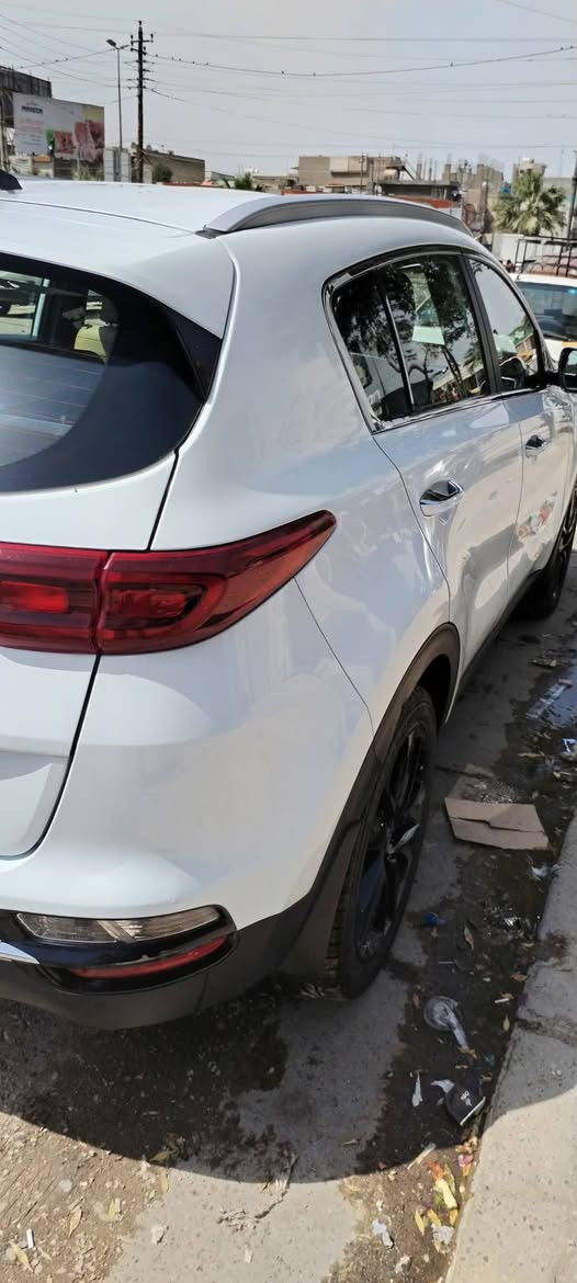 السلام عليكم متاح
سبورتج ٢٠١٩ شكل ٢٠ خليجي مكفولة فقط ملاحظتين بيها بارد بالصندوك على كد اصبع وطلقة بالباب مال السايق وراجعة بارد مع تكحيل قليل والباقي كله مكفول
مواصفات السيارة اعتيادية
تبريد قطعتين
محرك دوش
ثلاث وضعيات للقيادة
اشاير بالمري شفط
حساسات خلفي وامامي
رقم بغداد انكليزي
السيارة ماشية ٢٩ كيلو
العنوان بغداد حي البنوك ***********
السعر 20.500 $
