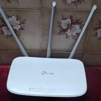 راوتر مستخدم للبيع 07824714221