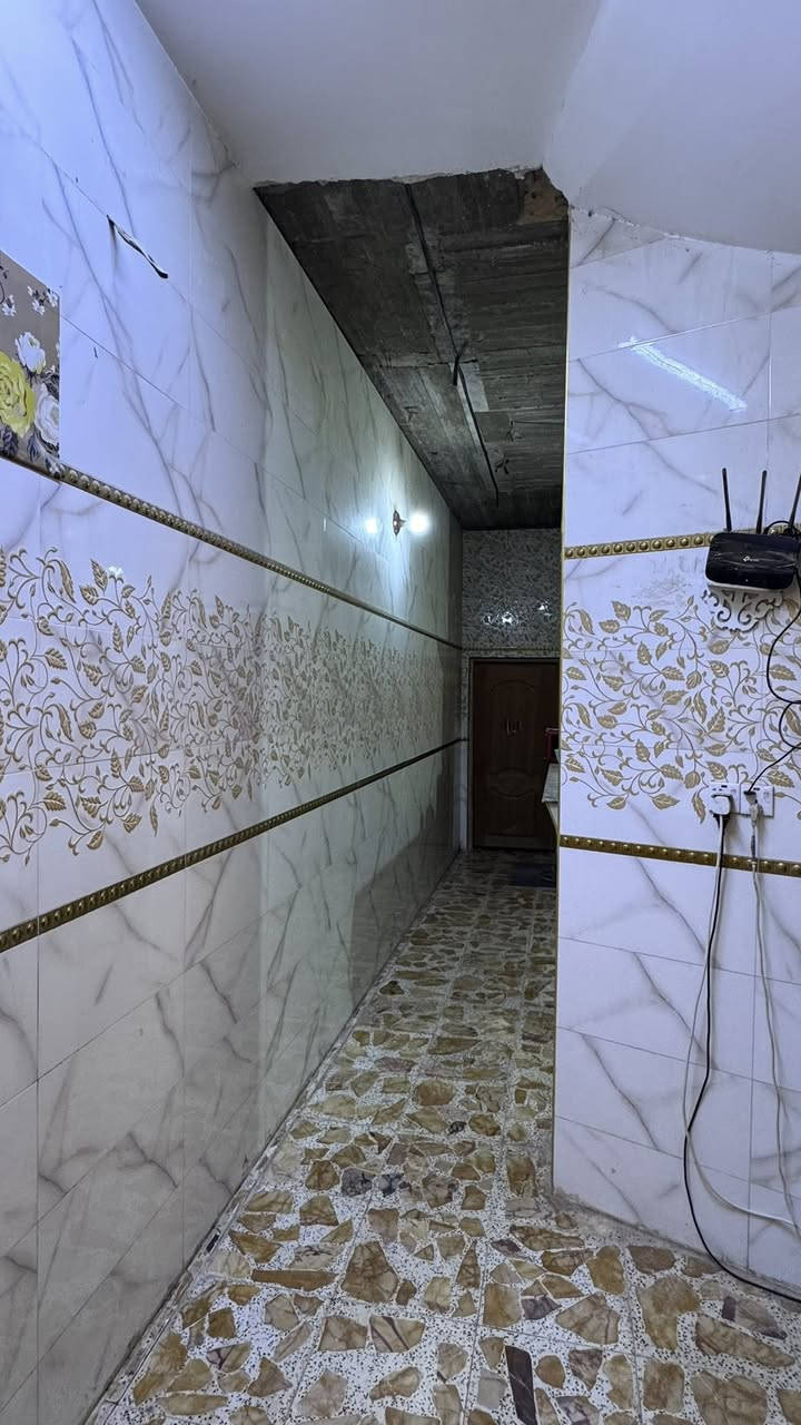 السلام عليكم
بيت ١٠٠ متر 
طابق ونص بناء درجه اولى جديد 
حي النداء الفرع الاول مقابيل شارع ٣٠ 
المنطقه ٥٢ 
الرقم ‭٠٧٧٦ ٣٩٦ ٦٢١٦‬
