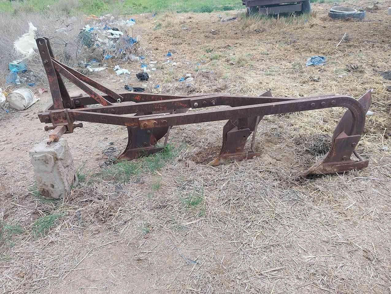 السلام عليكم فدان للبيع جاهز للشغل حجم 12 ***********
