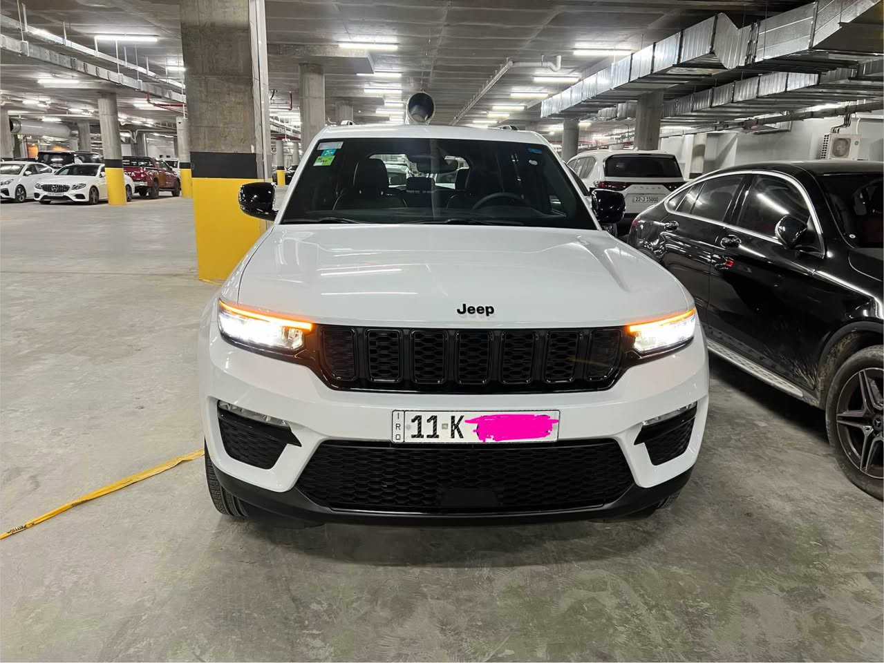 جيب موديل 2024 خليجي وكاله 
هارلم
ماشية 20 km
مكفوله من كل شي وضع شركة
GRAND CHEROKE
جيب گراند شيروكي  
محرك ستة سلندر بانزين
خمسة راكب
مقاعد جلد وكنتارة
فئة بلاك توب 
تدفئة ستيرن
تدفئة مقاعد
ثلاث وضعيات قيادة
تحكمات ستيرن
شاشة دجيتل
رادار امامي مع مانع تصادم
حساسات خلفي
رادارات جانبية نقطة عمياء
فتحة سقف
گير ماوس
تشغل عن بعد 
دفع رباعي ثنائي اوتوماتيك 
مكان سيارة حي جامعة او بوابة العراق (السعر 385$)وبيه مجال بسيط بيع فقط
*********** بغداد, العراق
