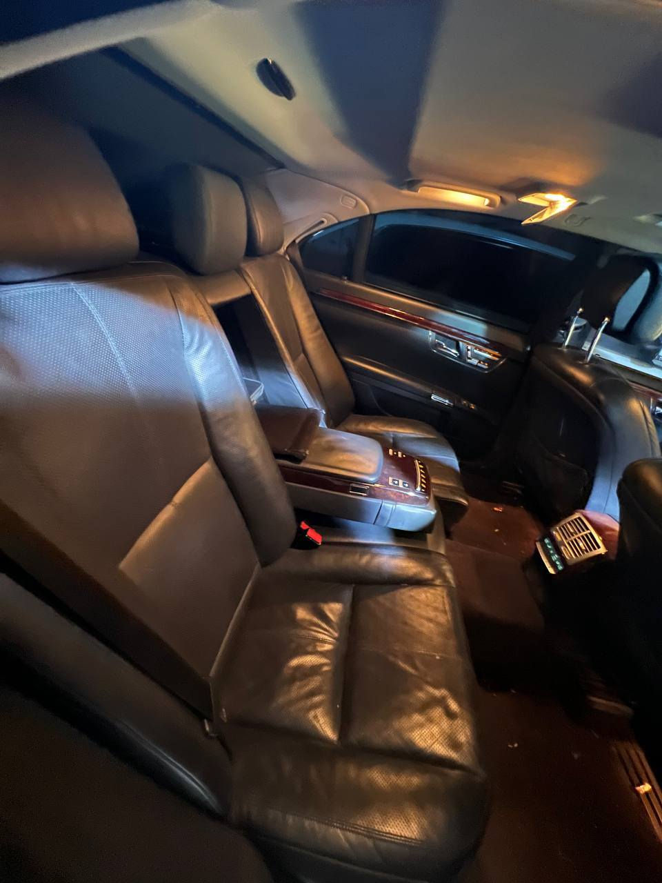 بۆ فرۆشتن 🇩🇪✔️⚜️لبیع

‏‎مارسيدزS550
خلیجی به نزين 8 پستؤن زه مان 
‏

مواسەفات 
هی دوبە یە ،علوج 
سە لاجە
‏‎(_ده رگا لارج_ پە ردە - ئۆتۆ ستۆپ - پارکین  - ناو فۆرمیکا   -  - شاشه _كامئرا -  .  تە لە فون - قاسە -  کوشن پێشوو دوا موحەریکە ئە جولێ -- ده رگا جه گ-صلايت

ئوتو هولد-سنوق شه فت و سە حب -کوشن مە ساج 
‏‎حاسه ى پئش و دوا ⚔️ -كوشن و سوكان كاره باى -
‏‎گئرى سه ر سوكانه -سيدى بؤكس CD - AMG بیلاد فول مواسه فاته  
له ده عامى پێشە وە ھە تا دە عامى دواوه هه موو گيانى 

به شه رته ھیچ مە سرە فیکی تیا نیە 
‏‎تازه سئرفزى بۆ کراوە لە شه ريكه هيچ خه له لى كاره 
‏‎باى و گئر و مه كينه ى نيه⚙️

شوين : قه لادزه
تاقانه يه له خاوينى و جوانى 
له ژوره وه خه وتوە 
نرخ 89
***********
*********** بشدار, السليمانية
