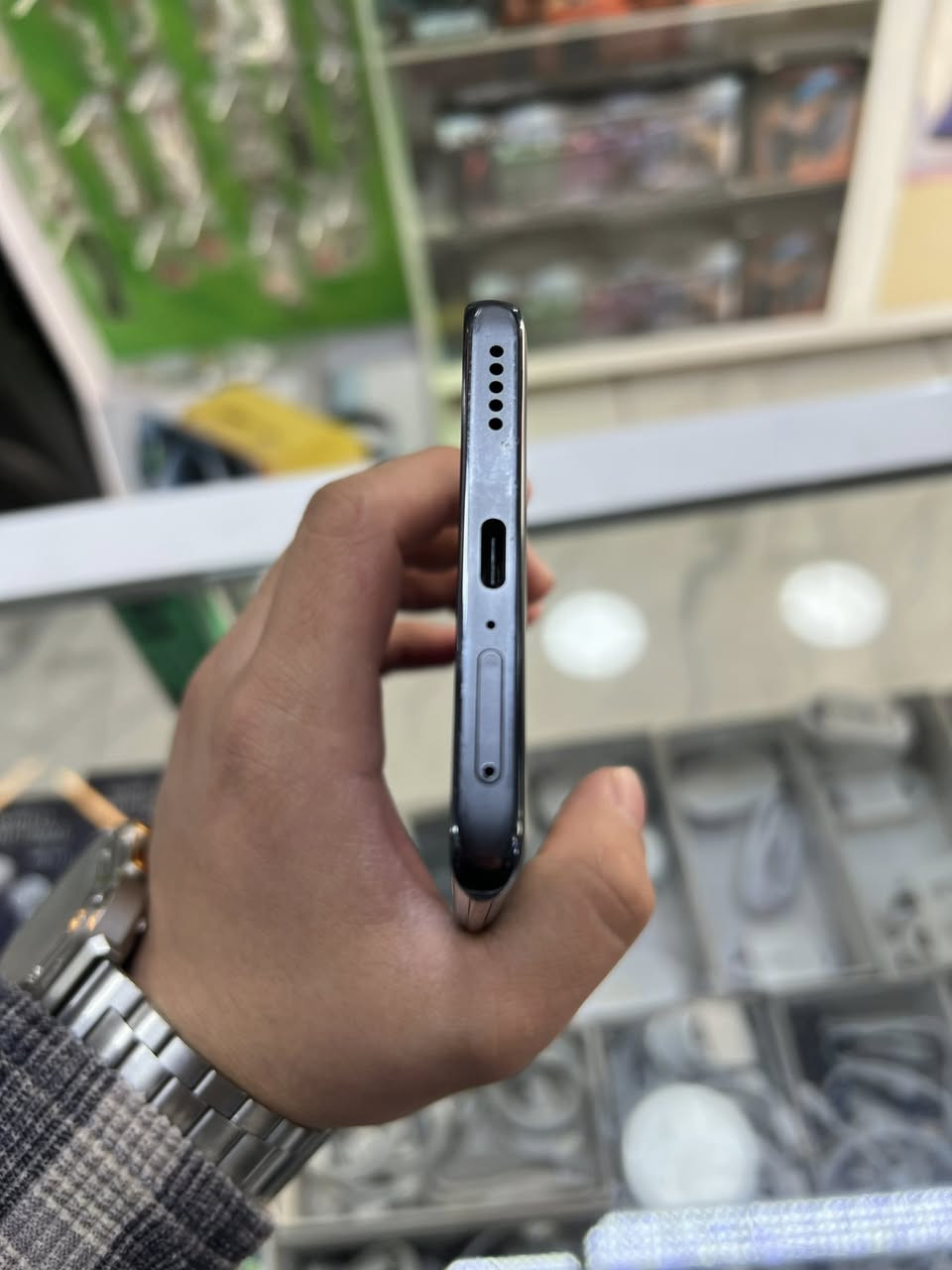 السلام عليكم جهاز هنر X9Cذاكره 256 رام 24 حيل نضيف بدون اغراض يده السعر275مكتب حسين فون ***********
