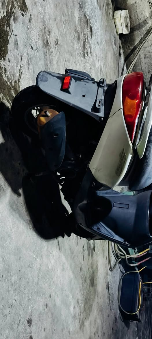 يالله اخوان اسلام عليكم بريز للبيع قيم بما يرضي الله كله ع البلاد فقط كابريتر تجاري جيب فيتر وياك وكلبها على راحتك عنوانها بغداد الرشاد او العبيدي 
(ترهم مراوس) حسب القناعة
رقم الهاتف ***********
