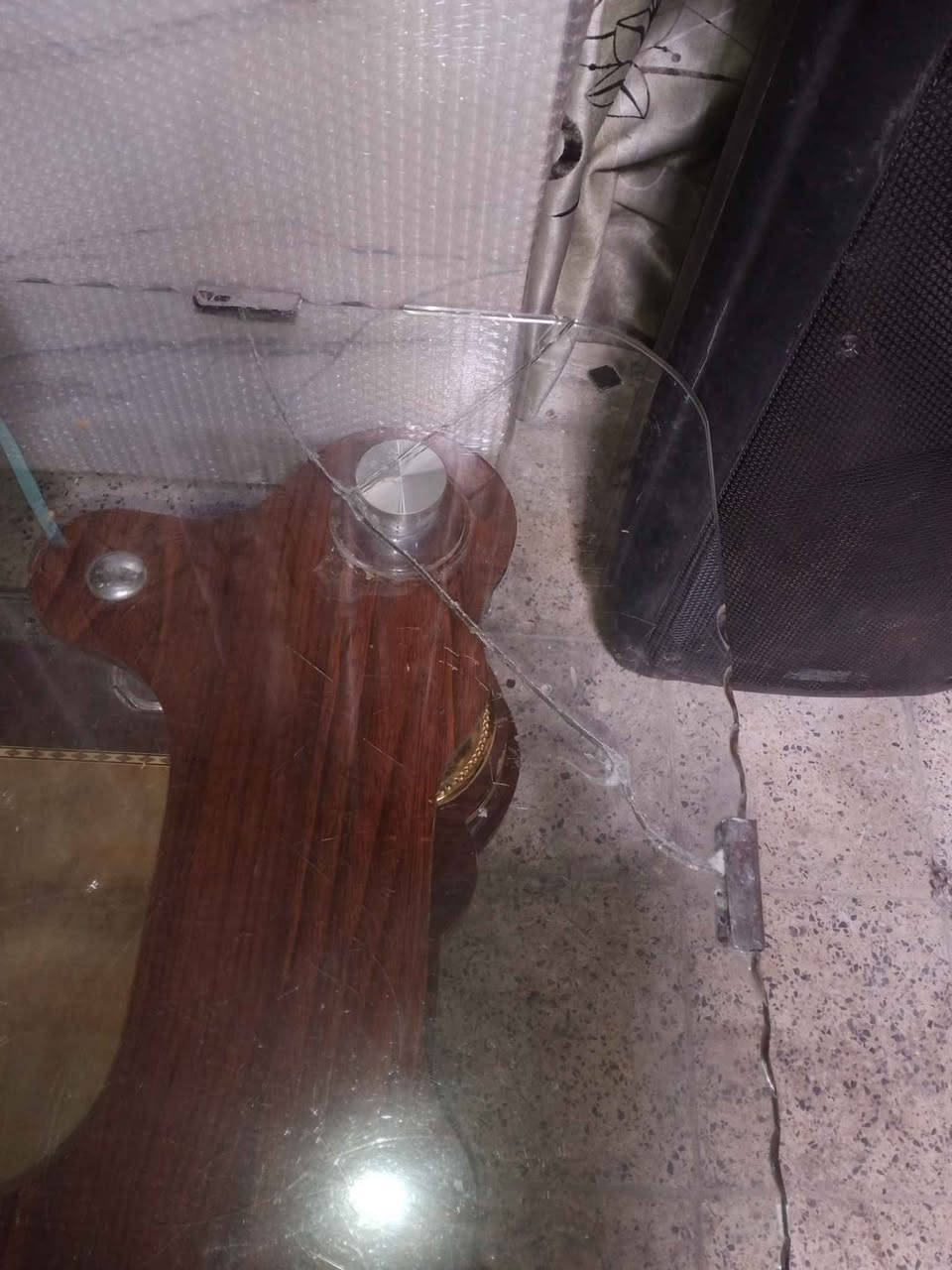 سيت طلبات ارجل مرمر نضيفات يوجد فطر في الجامه الكبيره ارجل مرمر 
*********** بغداد, العراق
