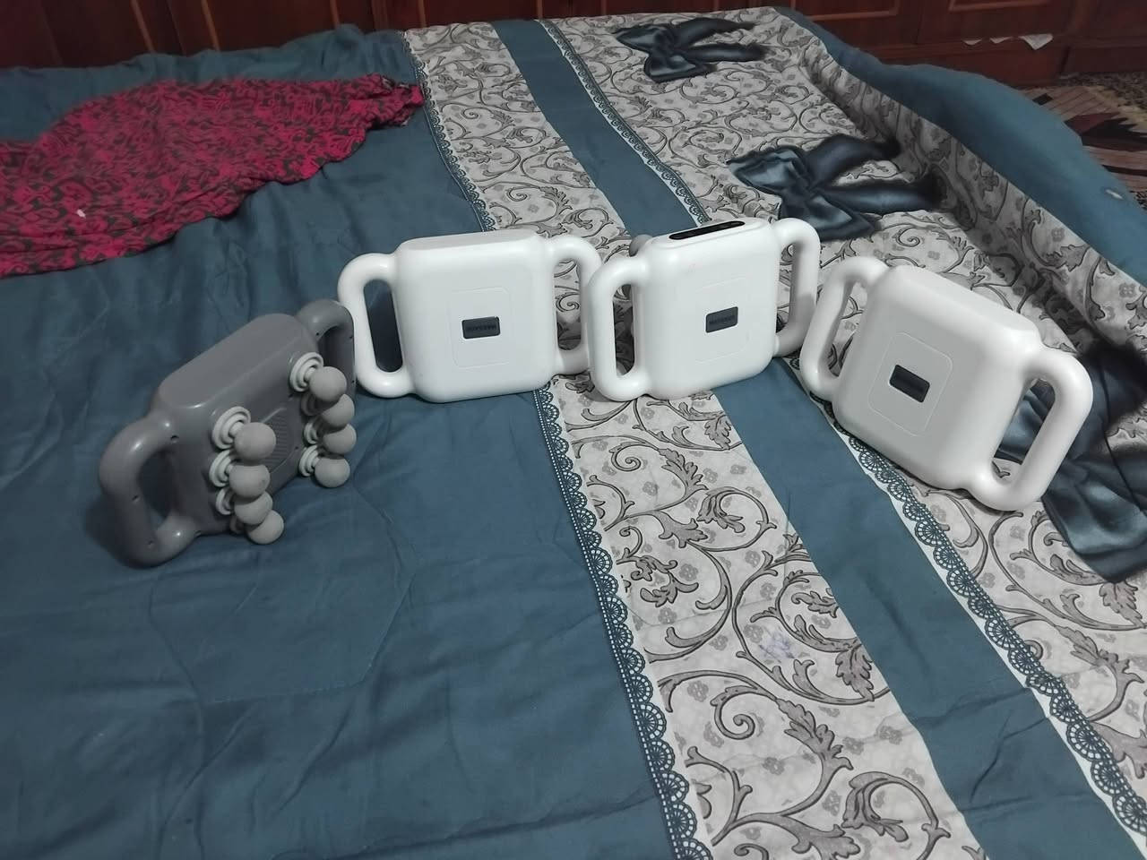للبيع جهازرجاج 2حجم الكبير و٥كهربائيات فرورجاج و٤شحن بقداد العبيدي هاتف ***********
