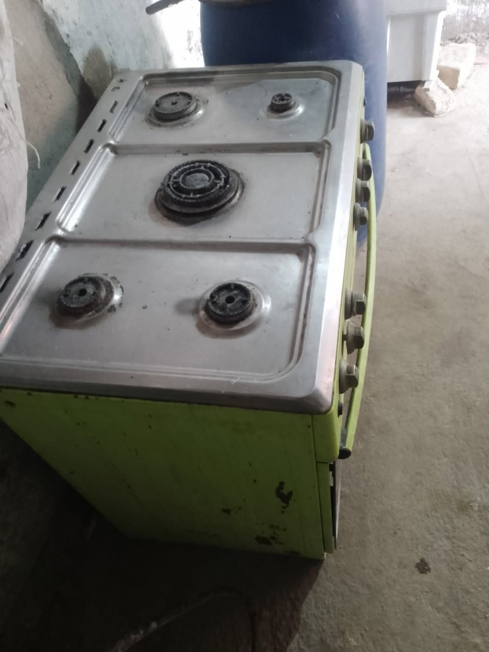 السلام عليكم طباخ للبيع شغال كلهن عيون والفون جوا شغال لا عاطل ولا هاي ناوه ناوى خضراء والفون ماله شغال طباخ شغال كله داخل شغل جواول فوق شغال السعر 70     اللي يحب يريد يتصل *********** والشواي بخير ويدلل
