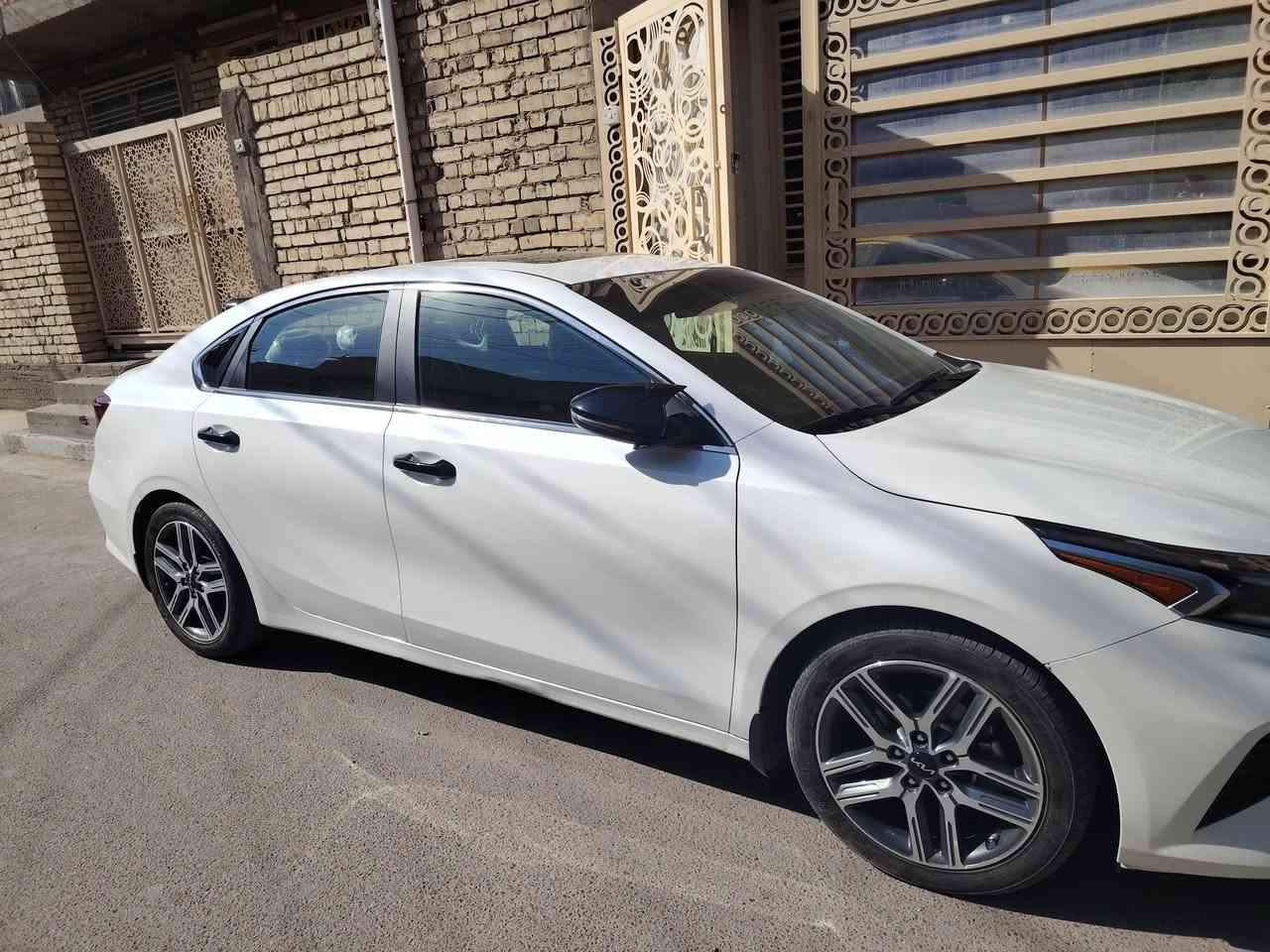 السلام عليكم كيا فورتي للبيع موديل 2022 وارده أمريكي صور الحادث بل نشر ماشيه ٤٤ ميل بدون ارباك  السياره نظيفه كلش فول ماعده بس البصمه قطعتين تبريد هيترات بل كشنات   الاتصال ***********
