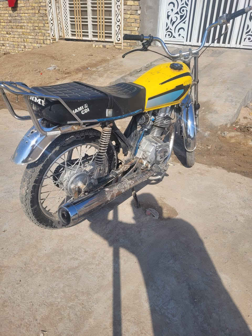 دراجه للبيع يراني بدون أوراق
***********
