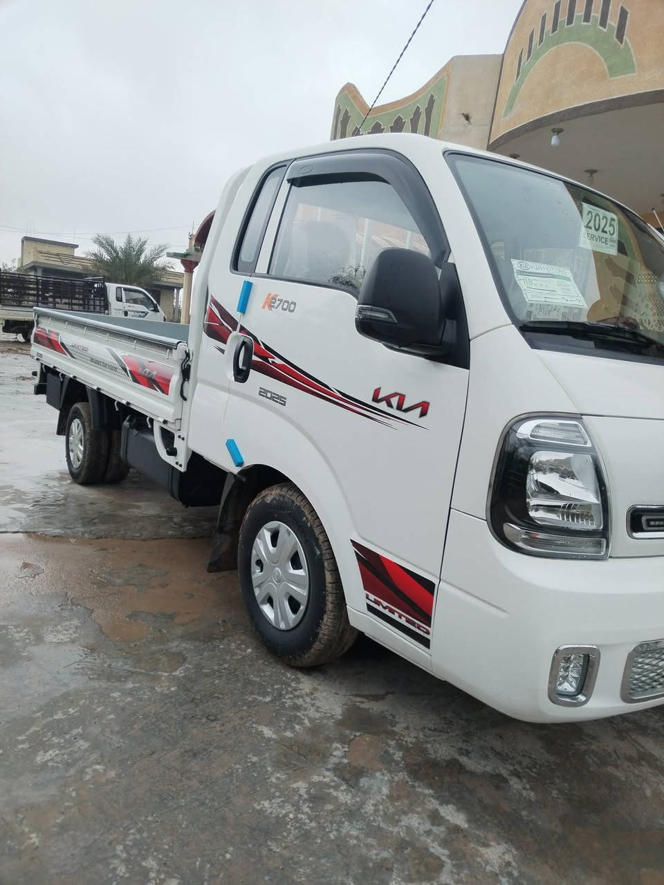 السلام وعليكم كيه البيع موديل 2025 رقم بغداد مكفوله كفاله عامه تحويل مباشر سياره جديد بعده على وضع الشركه ماشيه 17 الف حقيقي نضافه فول الرقم ***********
