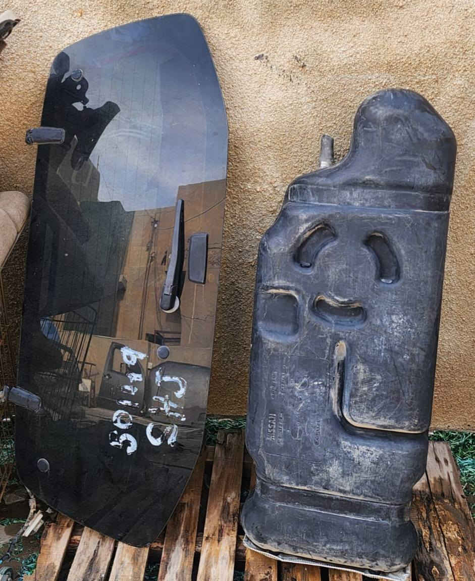 غراض نيسان نص السعر
السلام عليكم ادوات نيسان ٢٠١٠ للبيع كلشي وسعره والسعر نص السوك الحاجه ام ١٠٠ ب٥٠  ابيع ومستعجل على البيع ملاحظه بسيطه(( اني مو ابو ادوات اني عندي ذني القطع اريد ابيعهن ))
***********
