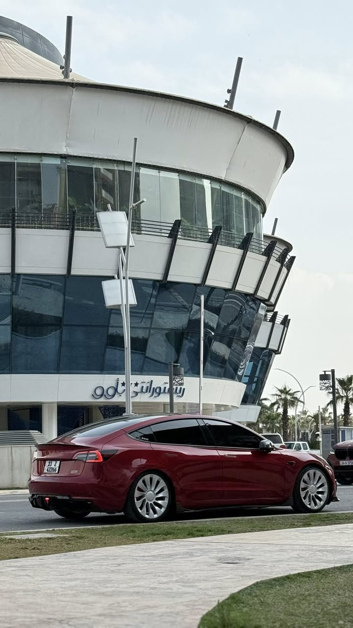 السعر = 225 ورقة للبيع او مراوس
Tesla Model 3 Performance 2023 

كت كامل دوس ولحيه ودفيوزر خلفي وكفرات مري وحواجب بروجكترات ضايف الها

السياره مهبطة وبيها نصبه حيل حلوه احلى تيسلا بموديلها 

اللون الاحمر المرغوب 💯

رقم شُبه ممُيز بغداد بأسمي 💯

السيارة نص قطعه فقط بدون ايرباگ !

السيارة كلين بدون ايرباگ صور الحادث مرُفقه بالمنشور .. اثناء النقل الجاملغ الايمن جهة عكس السايق صارت بي طخه ونصبغ ربع من عنده فقط .. وجاملغ عكس السايق الخلفي نشخط عندي  وسويتها PDR مع تكحيل ونزلت الكم صور الطخه بدون صبغ 

 

 السياره كامله بدون اي نقص .. 

و وياها شاحنته الاصلية 48 امبير ✅

وياها فلاش 128GB مال الـDashCam ✅

وستاند مال شاحنة ✅

السياره مربوطه على تطبيق الاحمر ✅

البردات مال البانوراما كذلك ✅

مكانها - بغداد العامرية

***********
