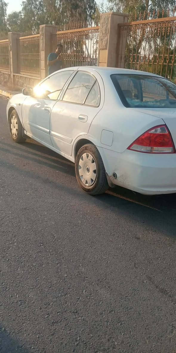 السلام عليكم نيسان سني  2009 رغم بغداد سنويه جديده لحد 2030 شرطه تحويل مشروع وطني لون ابيض تبريد ثلج منظومه غاز ويا الكارت بطاقه بنزين مكان مكان داقوق السعر خاص رقم ***********

