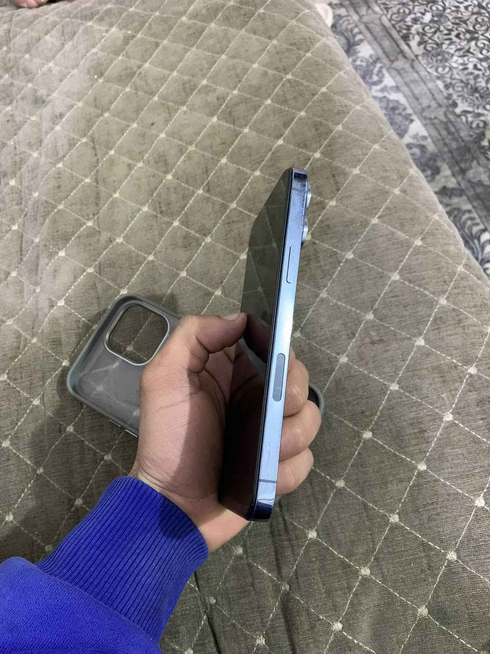 سلام عليكم ايفون 13برو ماكس ذاكره 512مبدل شاشه 
بطاريه/76
شاشه اصليه 3خيارات وفيس ايدي شغال
السعر 575وبي مجال 
ناصريه مركز
***********
