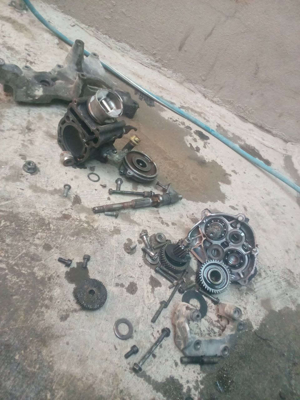 السلام عليكم شباب تتوفر ادوات تفصيخ ماجستة محرك ربع دبل رون تك رون وبانسب لأسعار عنواني الدورة هذا رقم تليفوني شباب ***********
