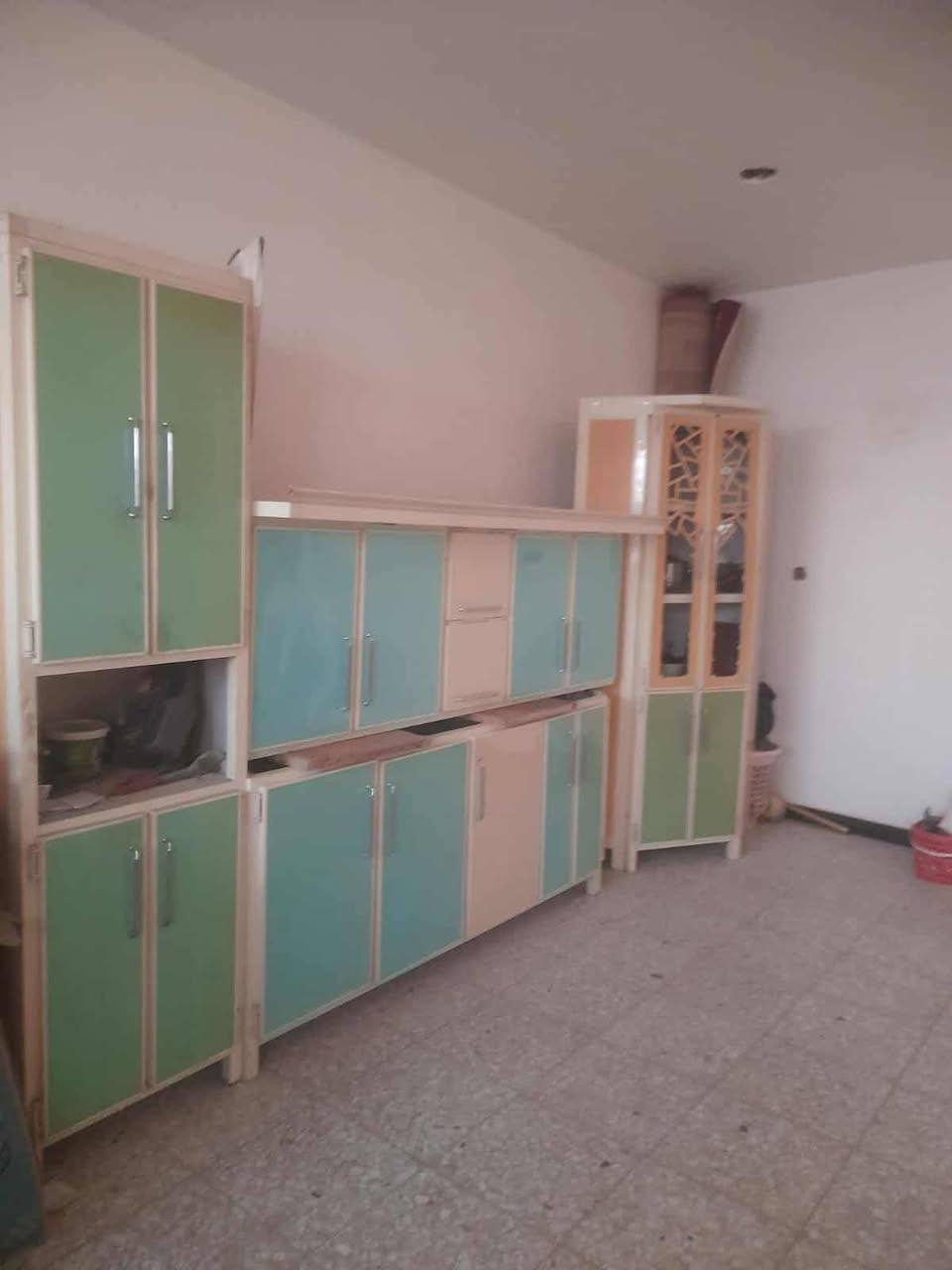 السلام عليكم كاونتر للبيع نضيف جدا بي فقط فايبره ضرر بيهه بسيط العنوان بغداد البلديات ضياء الحلفي خاص ماعدي (***********)السعر 500
