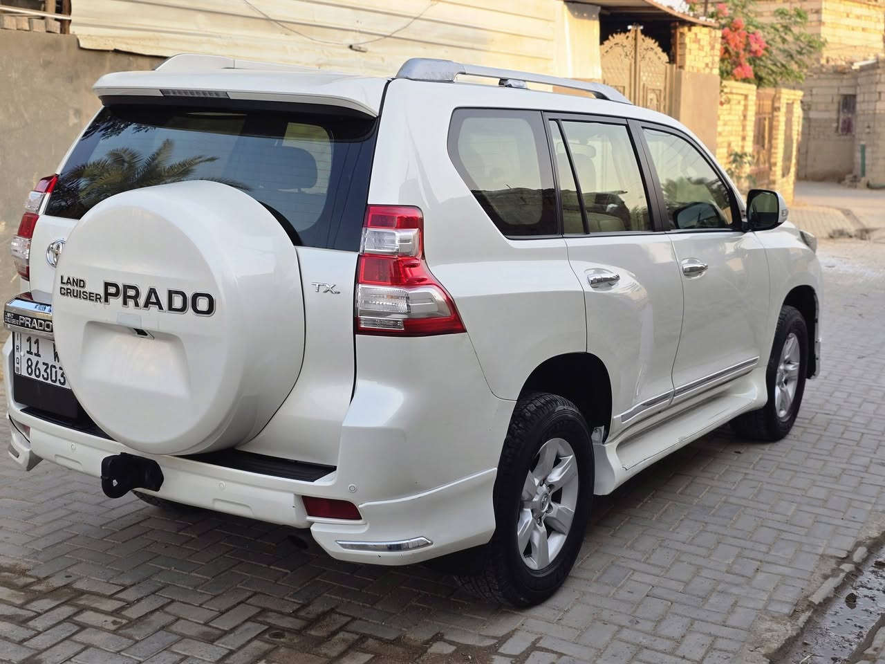 برادو فئه txl
مديل 14
مكينه سته سلندر حجم ٤٠٠٠
بدون صبغ ومعجون 
يوجد سونار مذكوره بيه تفاصيل
سنويه باسمي مجدده ل 2030
ماشي 230
السعر 325 بي مجال 
***********مكان ديوانيه
