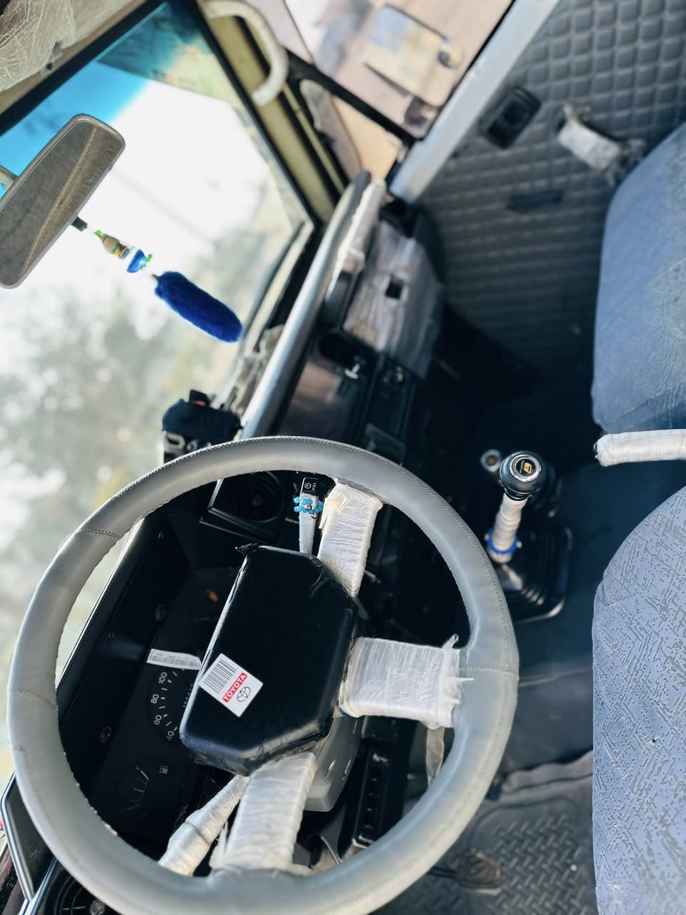 تووێتا لاند كرۆزەر مێك زەمین مۆدێل 𝟏𝟗𝟖𝟗   3𝐅     
5گێر و تابووكە  دەبل تەنكی ئەرم پلاستیك سلێمانی گێروومەكینەو ئەكسلل بەشەرت    بۆزانیاری  زیتر . 
0773 155 55 40. 0750 154 26 05
