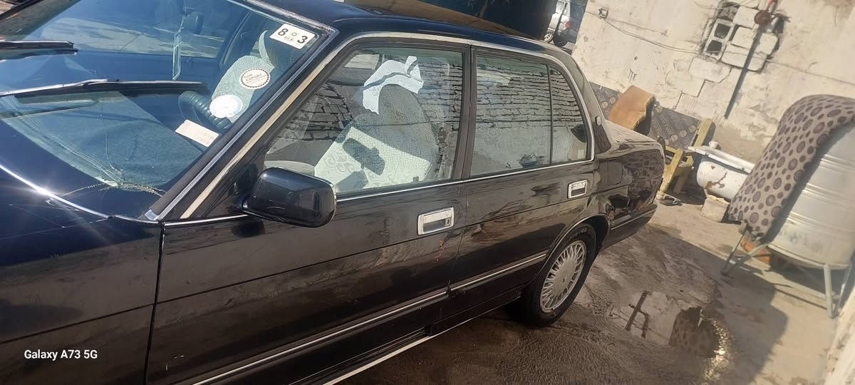 سياره ارنب موديل 1994  سياره  بلاديه بس قطعه بالجاملق ضربه خفيفه سياره مامصبوغه ماعده الجاملق الخلفي مصبوغ بيه مكينه ففتي  ***********
