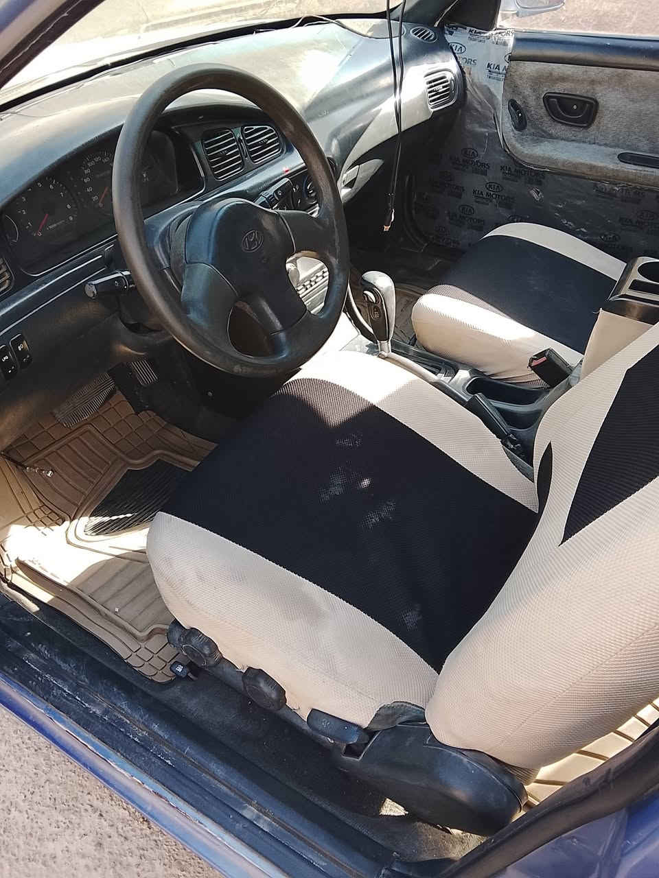 سوناتا 2. موديل 93بغداد اوتو مكاني بغداد قبل اسبوع شديتلها محرك حاوية وعندي صور المحرك الصدر نص عمر  ماناقصها شي السعر 41بيها مجال بسيط حگ الجية *********** مارد على التعاليق الي تعجبة يتصل واني بالخدمة والي ماتعجبة يعبر المنشور والسوگ كلشي بيه

