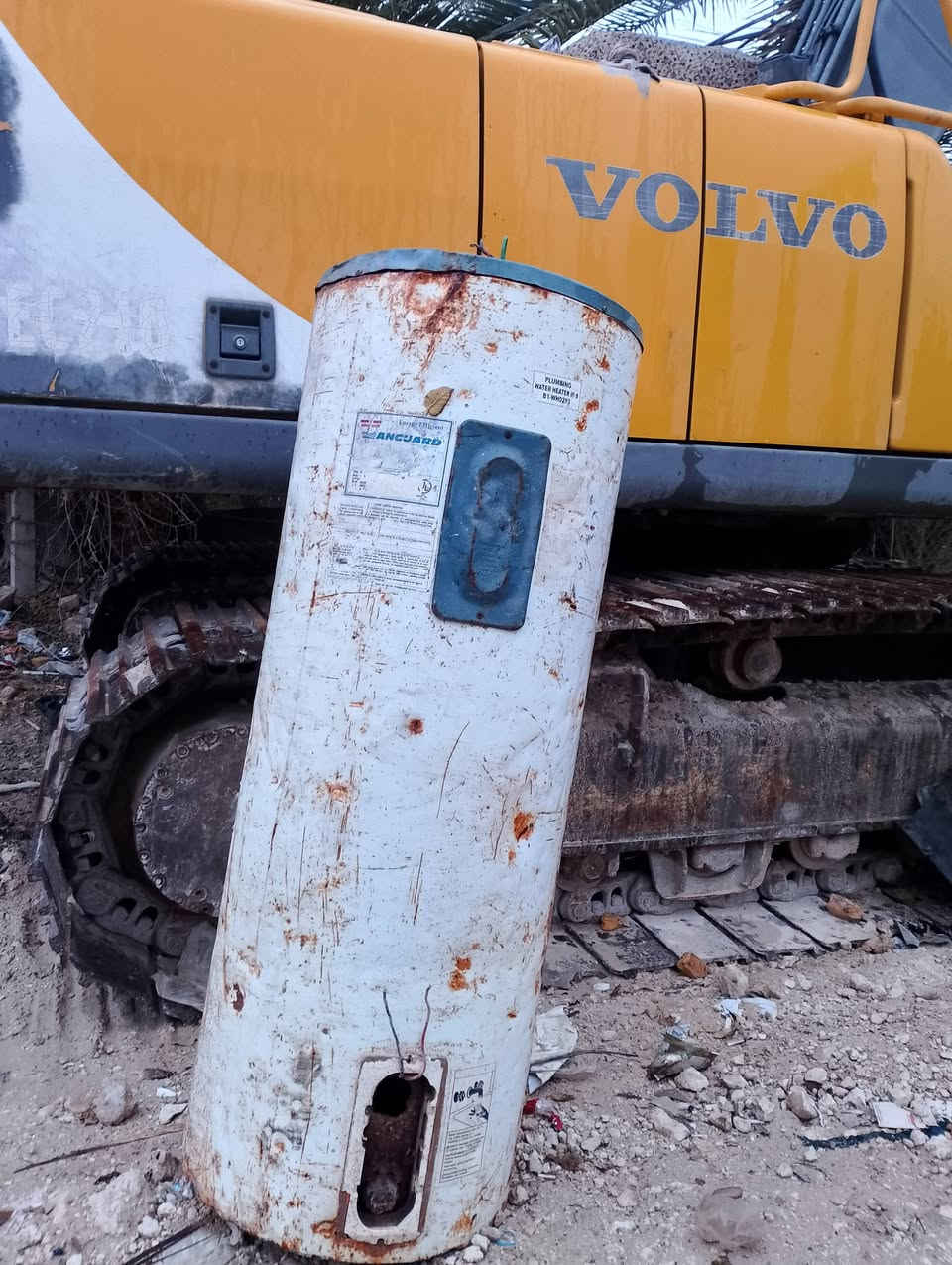 كيزر امريكي 200  لتر السعر ١٠٠ الف  وبي مجال مكان حقلانيه ***********
