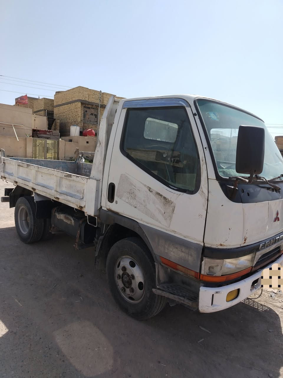 السلام عليكم كنتر قلاب موديل 95 السياره مكينه 33 السبرنكات جوه الشاصي مكفول مكينه و كير و حداديه خير من الله سياره جاهزه للشغل السياره ويل 16 و تخم تاير جديد العنوان ذي قار الرفاعي السعر 122 و بيهه مجال رقم التليفون ***********
