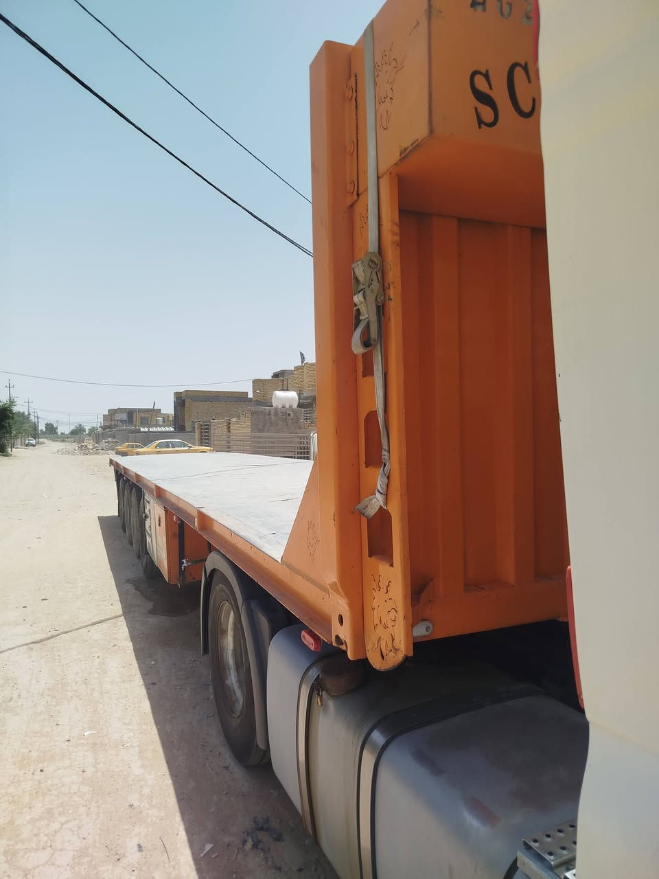 عربانه اوربيه مزوج اربع دناكير طوله 13،60 تخم تاير 11 كهربائيات هواء ثلاجه مطبخ جاهزه السعر75 بيه مجال
***********
