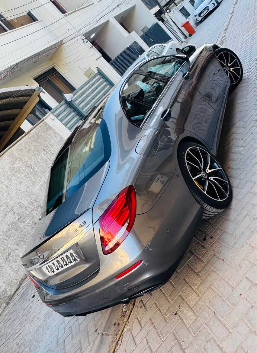 السلام عليكم ( من النوادر)

النوع: مارسدس (2017) AMG E43 اصل 
‏     المواصفات : جكات ،برده خلفيه،رادار امامي،رادار جانبي،حساسات امامي خلفي،كشنات ديناميك، تطريز دشبول وكشنات جلد النابا مطعم بكنتاره ، سماعات Burmester،دكتات التبريد ضوئيه،فجوج وفلنجات AMG رياضيه,كشنات مساج،تدفئه تبريد كشنات،كامره خلفيه،لايتات داينمك,صندوك كهرباء ويفتح بالرجل ، شاحن موبايل واير ليس ، اربع ابواب بصمه ، ويل20بلاديAMG،شاشه متصله دجتل
حجم المحرك : V6 تيربو محرك 3000 🚀
الضرر : السياره وارد امريكي بنيد فقط بدون دواخل وشبر صبغ بالجملغ الخلفي والباب اثر شخط بدون معجون 
ايرباك استيرن وراجع سيتم 
الممشى:68 الف ميل

السياره بيها هواي مواصفات متنذكر 
مكانها بغداد-زيونه
السعر :28500$
للتواصل:*********** بغداد, العراق
