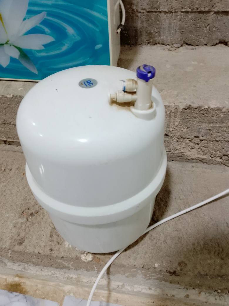 فلتر ماي نظيف مال شركه  مستخدم شهر واحد شغال السعر 75 وبي مجال للشراي للاستفسار اكثر الاتصال على الرقم التالي *********** بي وتساب عمارة, ميسان
