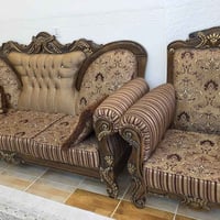 للبيع تخم قنفة رئاسي مكون من اثنين كبير واربع نفر واحد.. وطبلة صاج كبي...