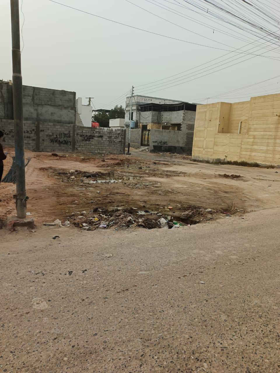 ألسلام عليكم ورحمة ألله وبركاته 👋
اللاستفسار : ***********

أتوفرت قطعه أرض للبيع
ماشاألله قطعه كلش مرتبه
محدوله وجاهزه للبناء 
ألمساحه 250م
واجه 12 × 20 نزال
قطعه ركن على شارعين تبليط

نوع العقار : طابو ملك صرف زراعي سند 25 بأسم عراقي

جميع الخدمات متوفره 
مدارس حكوميه أهليه 
العنوان : البصره أبي لخصيب
كوت سرحان خلف مدرسة رفح قرب سايدين سياحي
خلف جامع شهيد طه

السعر 58 مليون وبيه مجال
اللاستفسار :***********
